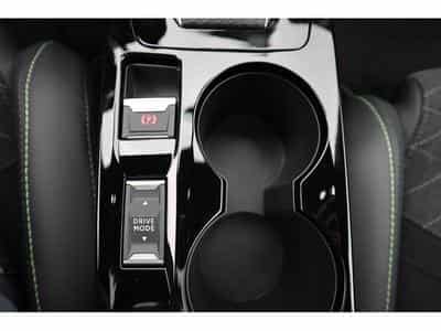 Peugeot 208 GT EAT8 (2023) - Photo 13