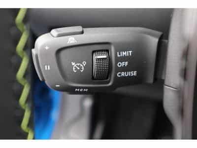 Peugeot 208 GT EAT8 (2023) - Photo 15