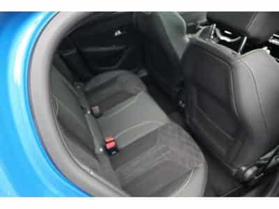Peugeot 208 GT EAT8 (2023) - Photo 6