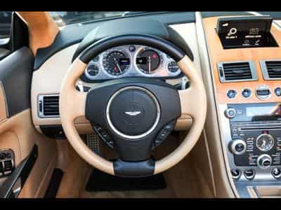 Aston-Martin Virage VOLANTE 6.0 V12 TOUCHTRONIC II – MARRON BLACK (2013) - Photo 14