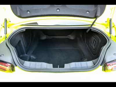 Chevrolet Camaro ZL1 6.2 V8 RWD - MANUAL 6 – SHOCK YELLOW (2020) - Foto 15