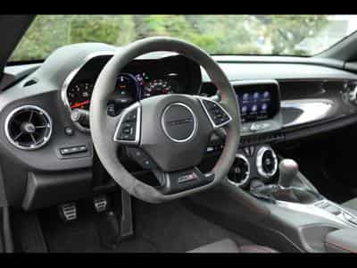 Chevrolet Camaro ZL1°MANUAL 6°PANO°RECARO°KEYLESS°BOSE°KAM°HUD (2020) - Foto 10