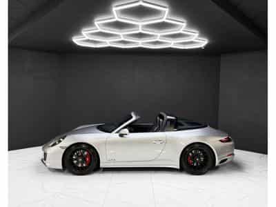 Porsche 911 991.2 Targa 4 GTS - 1st owner - full Porsche service (2019) - Photo 2