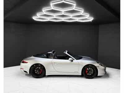 Porsche 911 991.2 Targa 4 GTS - 1st owner - full Porsche service (2019) - Photo 6