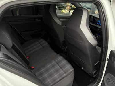 VW Golf VIII GTD (2023) - Photo 10