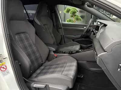VW Golf VIII GTD (2023) - Photo 8