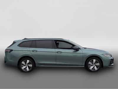 VW Passat (2025) - Photo 2