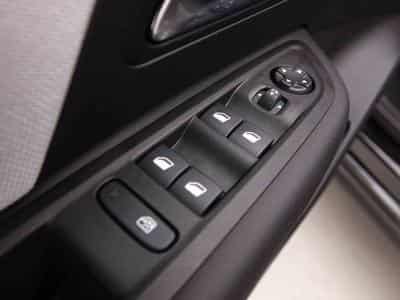 Citroën C4 1.2 Hybride 145 e-DC6 Max (2025) - Photo 14