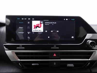 Citroën C4 1.2 Hybride 145 e-DC6 Max (2025) - Photo 8