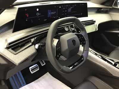 Peugeot 3008 1.2 Hybrid 145 E-DSC6 GT (2025) - Foto 5