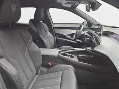 Peugeot 3008 1.2 Hybrid 145 E-DSC6 GT (2025) - Photo 15