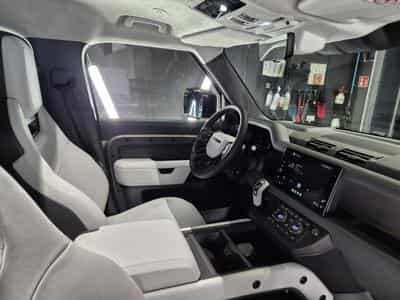 Land-Rover Defender V8 4.4 P635 110 OCTA Petra Copper SHZ LEDER KAMERA*PANO*MERI (2025) - Photo 15