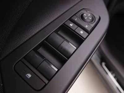 Toyota C-HR 1.8 VVT-i 140 Hybride Dynamic (2025) - Photo 13