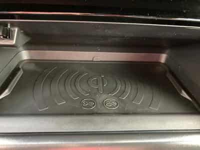 Peugeot 2008 1.2 Hybrid 145 E-DSC6 GT (2025) - Photo 14