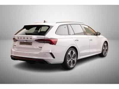 Skoda Octavia 2.0 TSi DSG 265 RS (2025) - Photo 5