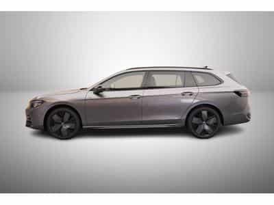 VW Passat 2.0 TSI 204 DSG R-Line (2025) - Photo 4