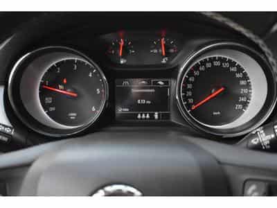 Opel Astra 1,6 CDTi 110 Ecotec Edition Business (2018) - Photo 15