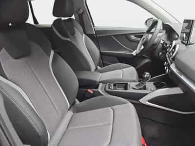 Audi Q2 35 TFSI S-Tronic 150  S-Line (2025) - Foto 14