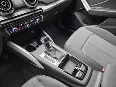 Audi Q2 35 TFSI S-Tronic 150  S-Line (2025) - Foto 11