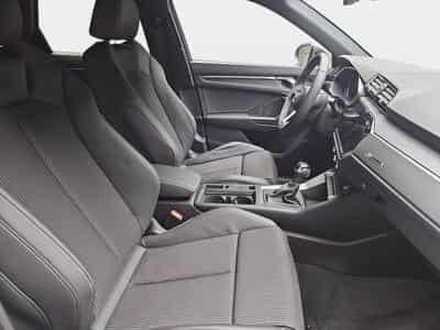 Audi Q3 35 TFSI S-Tronic 150  S-Line (2025) - Foto 14