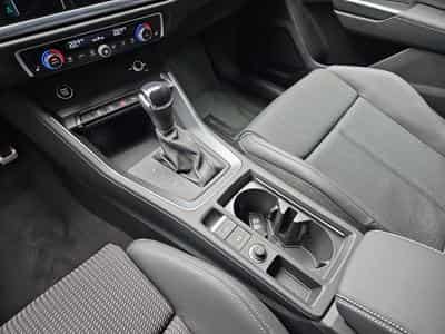 Audi Q3 35 TFSI S-Tronic 150  S-Line (2025) - Foto 11