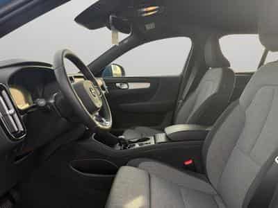 Volvo XC40 B3 Core / Essence (2023) - Foto 10