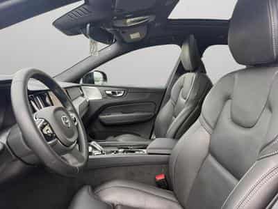 Volvo XC60 B5 Ultra Black Edition / Essence (2025) - Foto 10