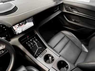 Porsche Taycan Sport Turismo / PERFORMANCE / PANO / PDLS + / 360° (2023) - Photo 10