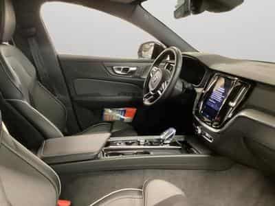 Volvo V60 B4 Plus Dark / Essence (2025) - Photo 15