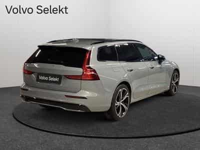 Volvo V60 B4 Plus Dark / Essence (2025) - Photo 2