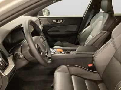 Volvo V60 B4 Plus Dark / Essence (2025) - Photo 10