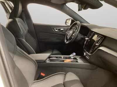 Volvo V60 B4 Plus Dark / Essence (2025) - Photo 13