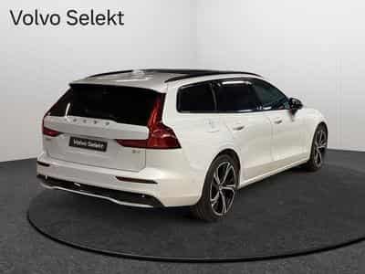 Volvo V60 B4 Plus Dark / Essence (2025) - Photo 2