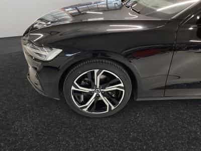 Volvo V60 B4 Plus Dark / Essence (2025) - Photo 14