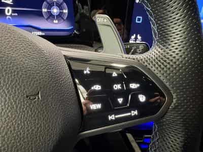 VW Golf R 4Motion 2.0 TSI 320CV (2022) - Foto 12