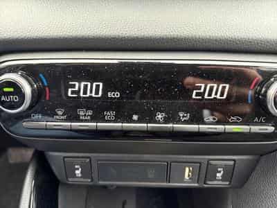 Toyota Yaris IV (2021) - Foto 8