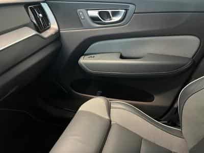 Volvo XC60 R-Design (2020) - Photo 11