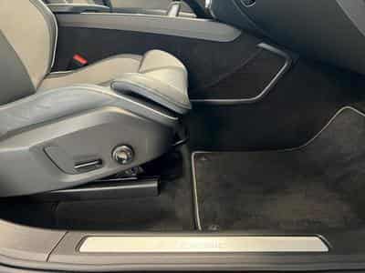 Volvo XC60 R-Design (2020) - Photo 13