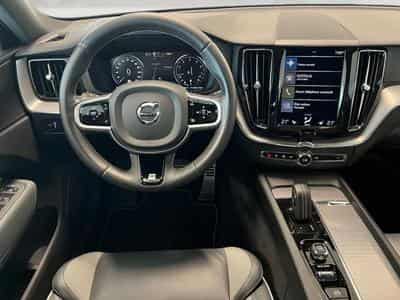 Volvo XC60 R-Design (2020) - Photo 14