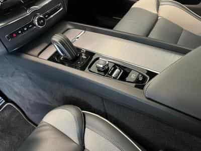 Volvo XC60 R-Design (2020) - Photo 8