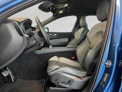 Volvo XC60 R-Design (2020) - Photo 9