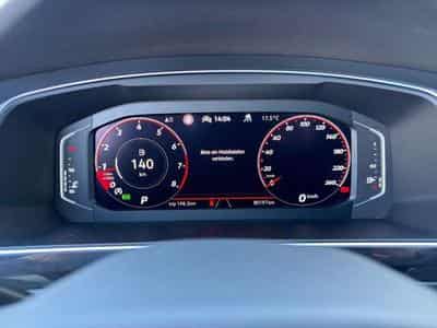 VW Tiguan R-Line 4Motion/Pano/Matrix/AHK/Side-Assis (2023) - Photo 11