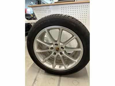 Jantes alu + Pneus h 20" 305/40 R20 112V (2026) - Photo 1