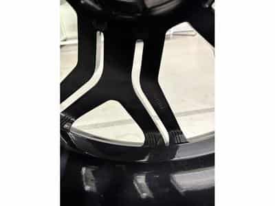 Jantes alu + Pneus h 22" 275/40 R22 108V (2026) - Photo 8