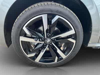 Skoda Kamiq Monte-Carlo+DSG+Led+Pano (2025) - Foto 8