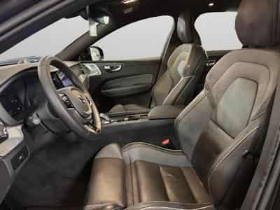 Volvo XC60 B5 Ultra Black Edition / Essence (2025) - Photo 10