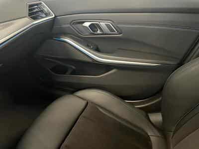 BMW 320 Pack M (2023) - Foto 13