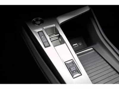 Peugeot 308 1.5 BlueHDi 130 EAT8 Allure ACC 360° Navi LED PDC (2024) - Photo 12