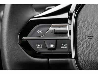 Peugeot 308 1.5 BlueHDi 130 EAT8 Allure ACC 360° Navi LED PDC (2024) - Photo 13