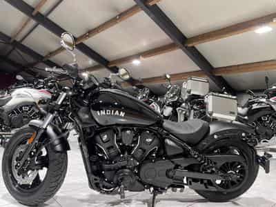 Indian Scout Sixty (2026) - Photo 4